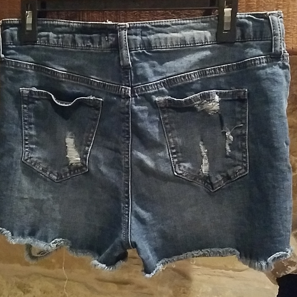 Jean shorts - Picture 2 of 3